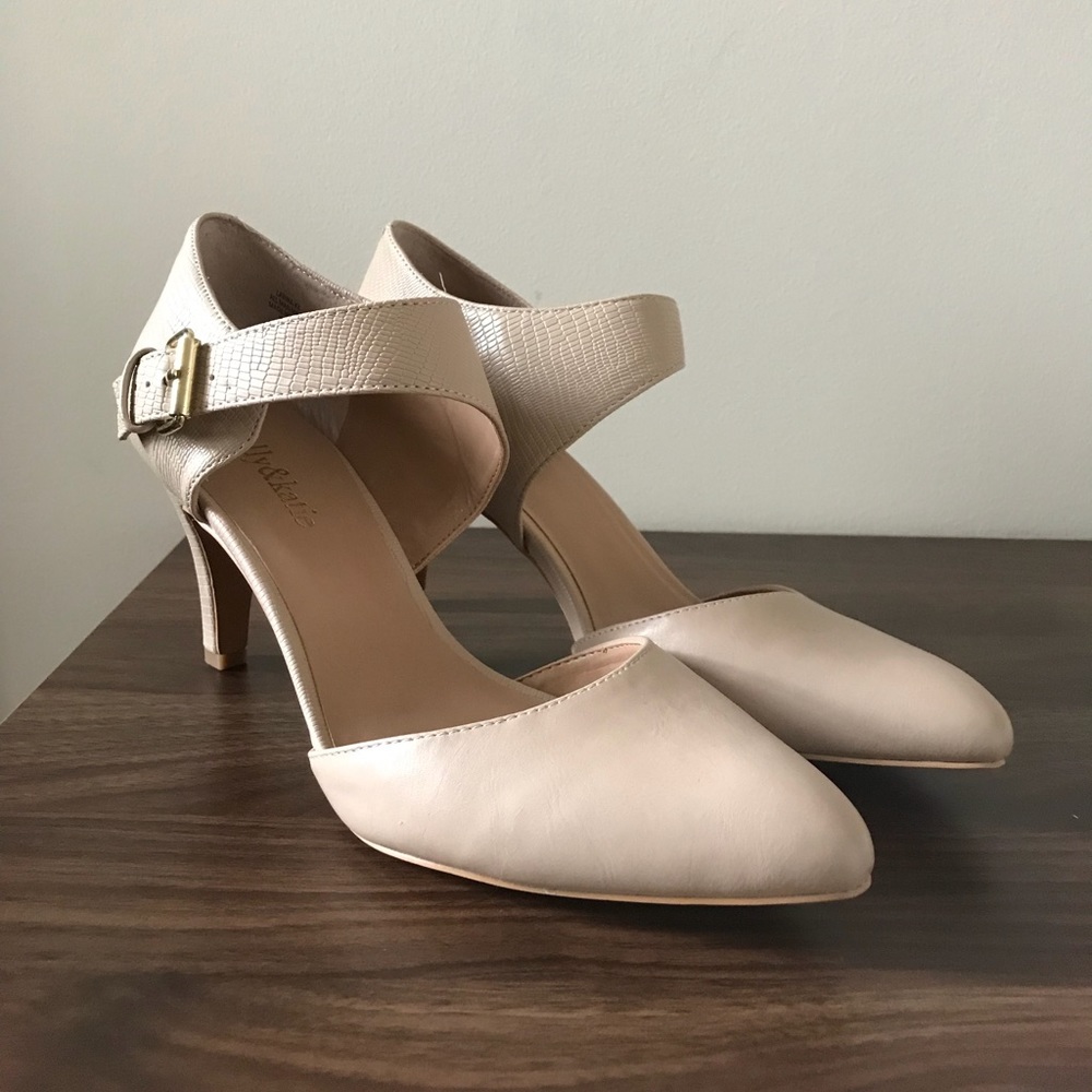 Kelly and Katie nude heels